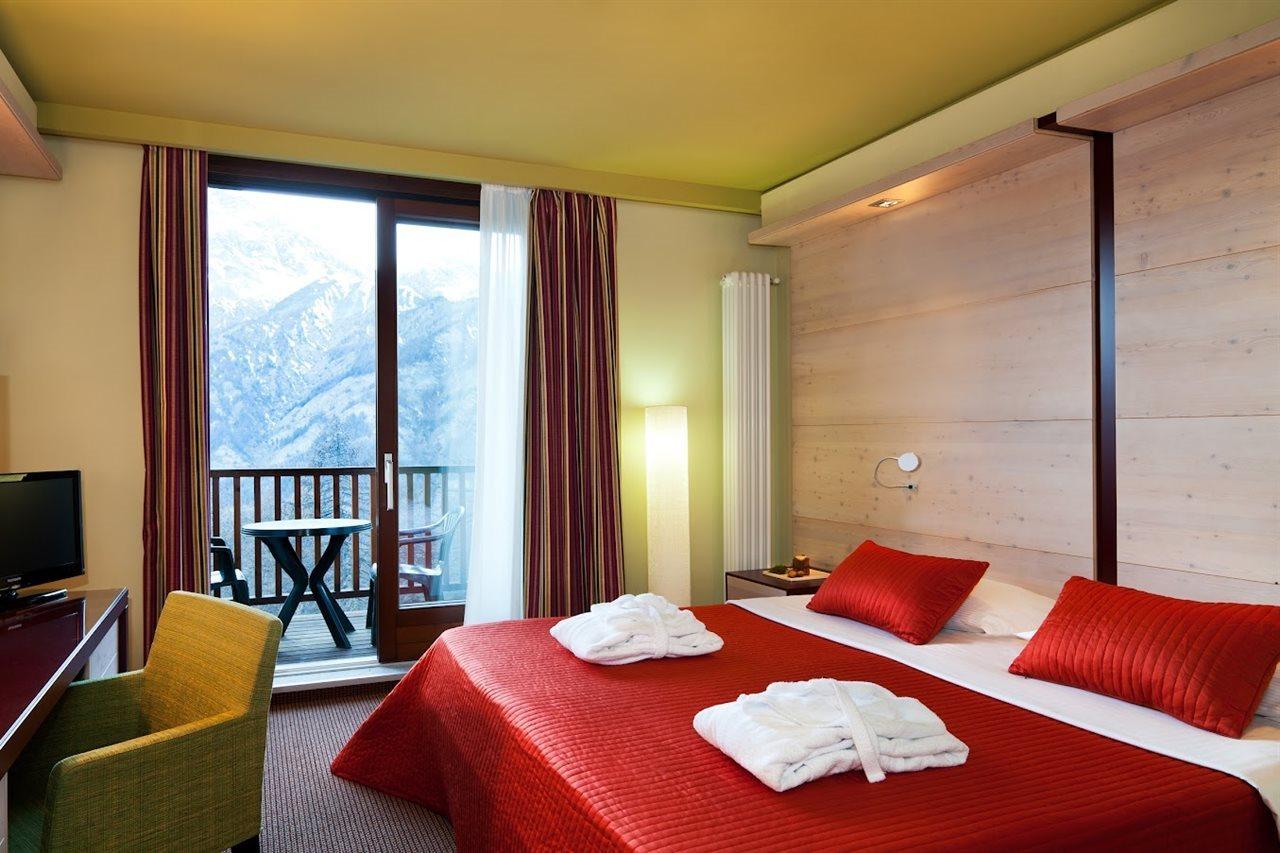 Hotel Sansicario Majestic Cesana Torinese Exterior foto